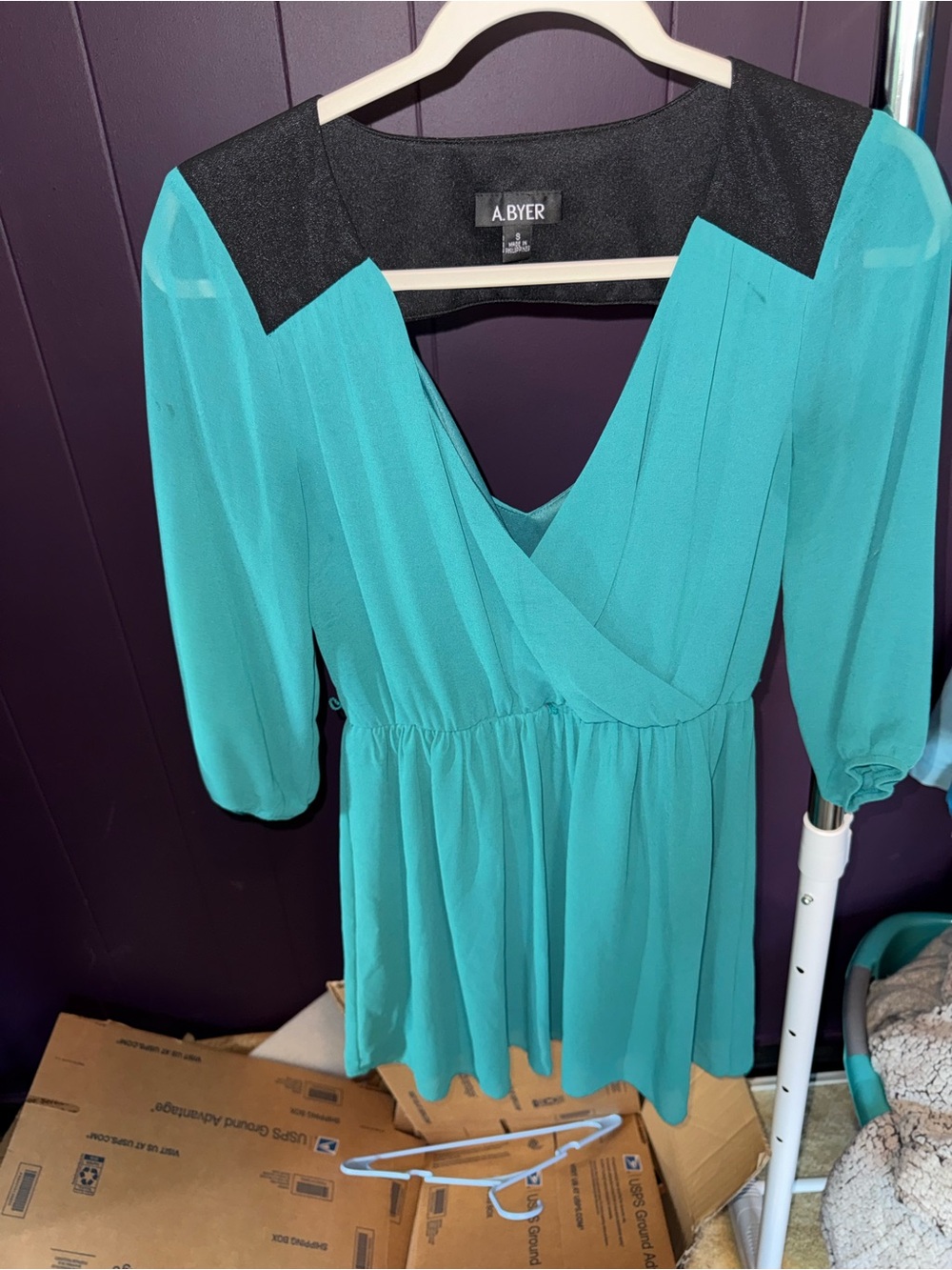 A. Byer Teal V-Neck Surplice Top with Black Shoulder Panels